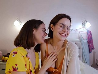 Daniela und Anca Dilettante lesbischer Making love
