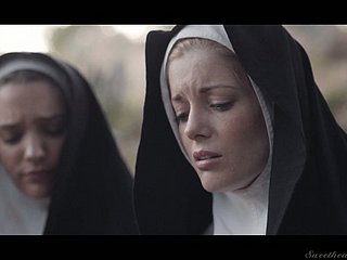 Zwei sündige Nonnen lecken sich zum ersten Mal perish Muschis