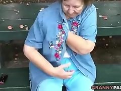Granny intermitente en público