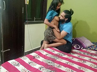 Cô gái Ấn Độ sau khi học đại học Hardsex với anh trai riêng của mình về nhà một mình